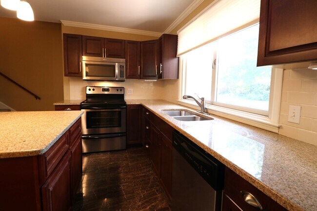 Foto del edificio - 2815 Ashwood Dr