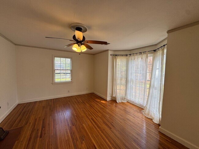 Foto del edificio - 2530 Girard St