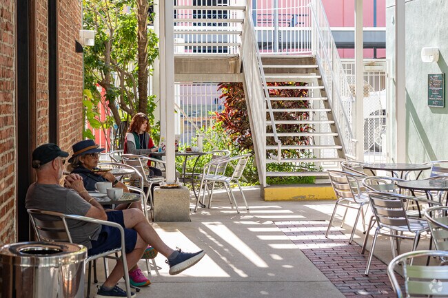 Eclectic cafes in downtown Fort Myers are just a short drive from North Fort Myers.