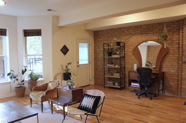 Building Photo - 2 br, 2 bath Condo - 2435 North Kedzie Bou...