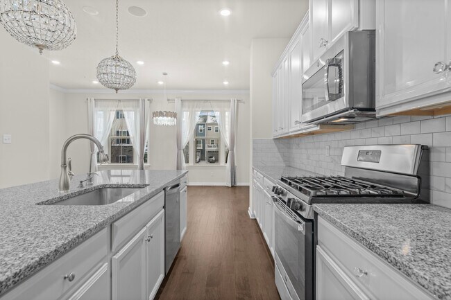 Foto del edificio - 2008 Hemlock Ln