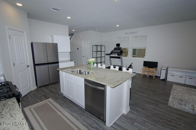 Foto del edificio - 6720 Tiger Pointe Dr.