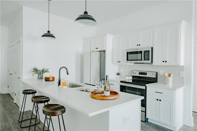 Building Photo - 117 Mayson Ave NE