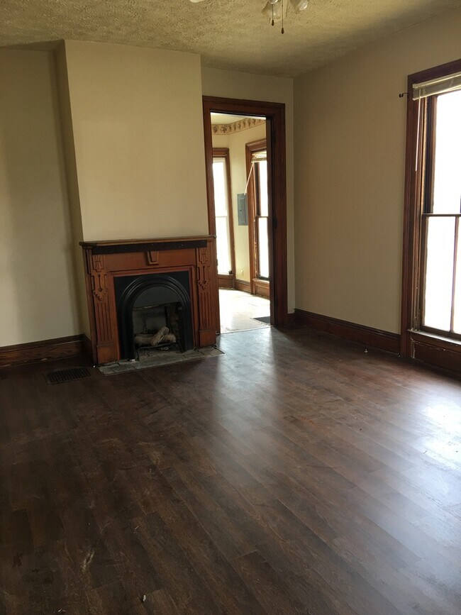 115 W Wabash Ave Apartment for Rent in Crawfordsville, IN