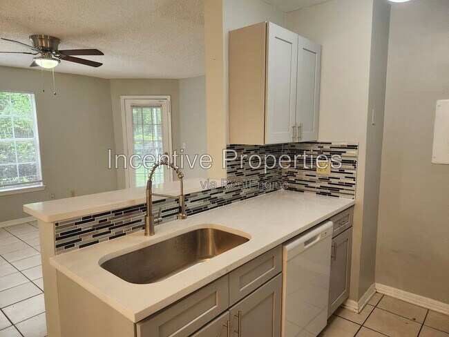 Foto del edificio - 5956 Westgate Dr
