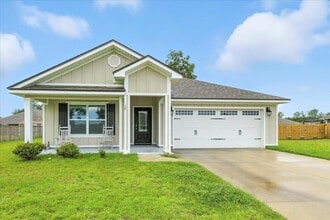 Building Photo - 18 E Sycamore Trl