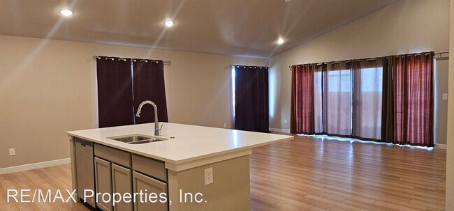 Building Photo - 5 br, 3 bath House - 10553 Summer Ridge Dr