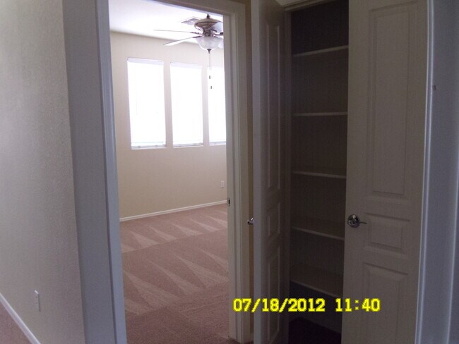 Foto del edificio - FANTASTIC 4 BED, 2.5 BATH HOME WITH POOL ,...