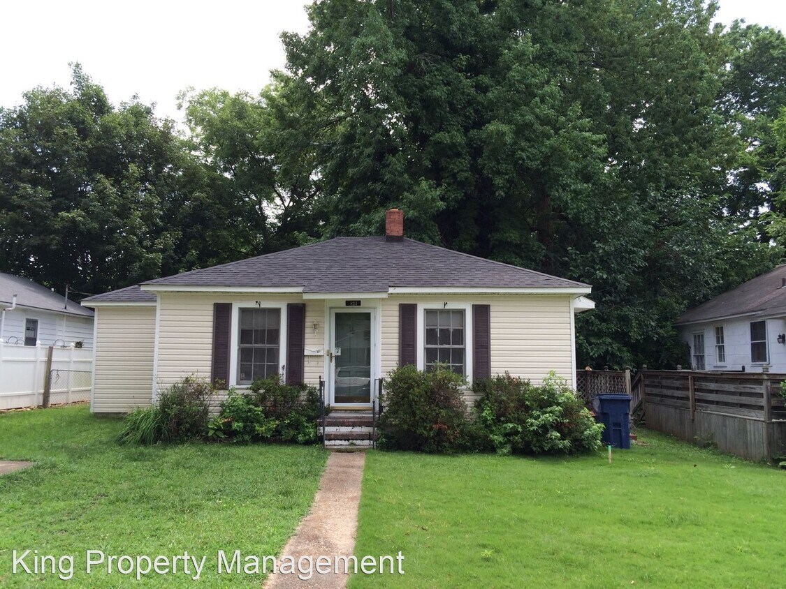 2 br, 1 bath House 823 Lockwood House Rental in Anniston, AL