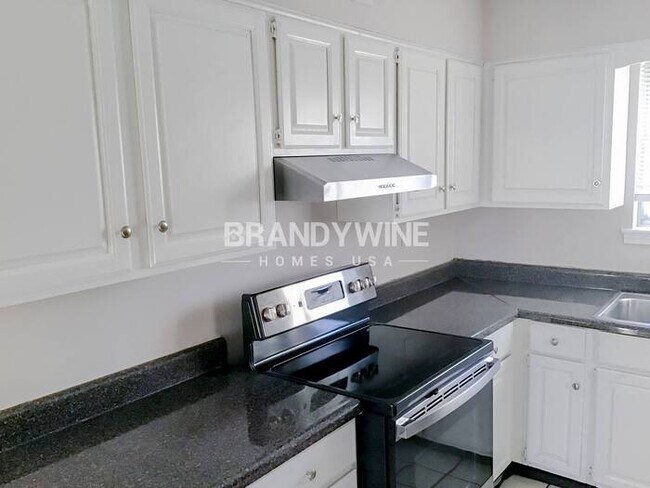 Foto del edificio - 1313 Mullins Station Rd