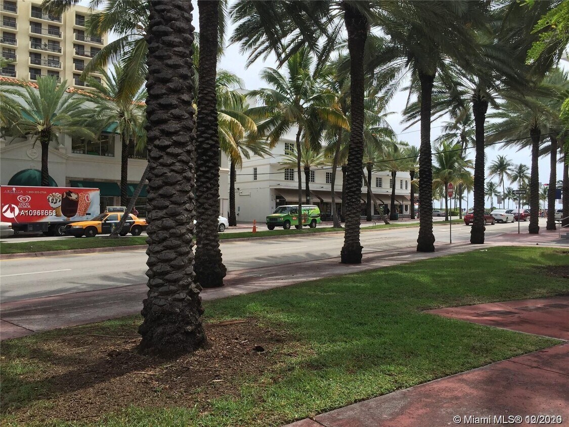 441 Collins Ave Unit 2, Miami Beach, FL 33139 Condo for Rent in Miami