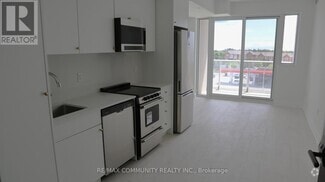 Building Photo - 412-412 Silver Maple Rd