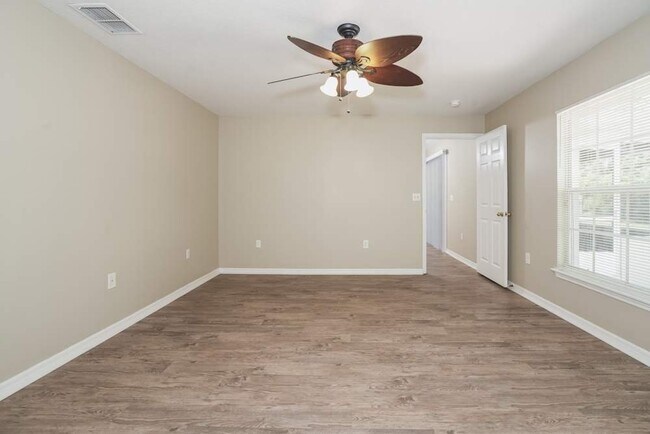 Foto del edificio - 6789 Shepherd Oaks Rd