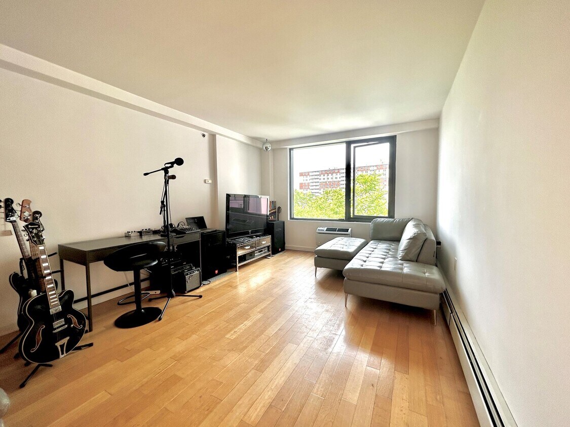 9116 Shore Front Pkwy Unit 5E, Queens, NY 11693 Apartment for Rent