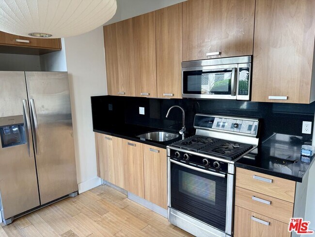 Foto del edificio - 460 S Spring St