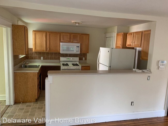 Building Photo - 4 br, 1 bath Apartment - 109 Lincoln Ave