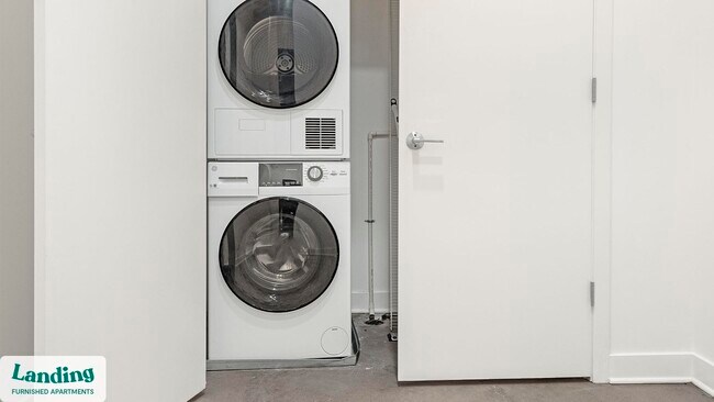 Foto del edificio - 300 S Broadway