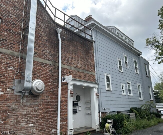 Foto del edificio - 206 Bellevue Ave