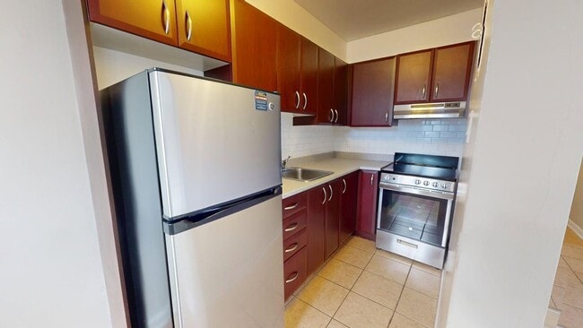 Interior Photo - Arbor Village - 1073 Hollington