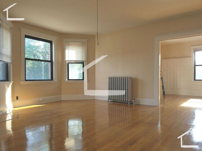 Building Photo - 215 Chestnut Hill Ave