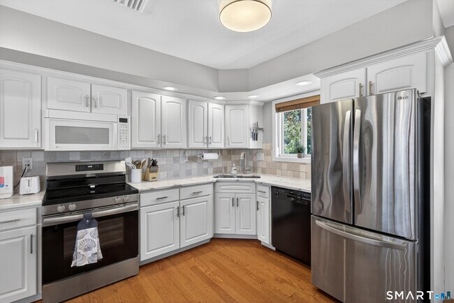 Foto del edificio - 146 Chittenden Field Ln