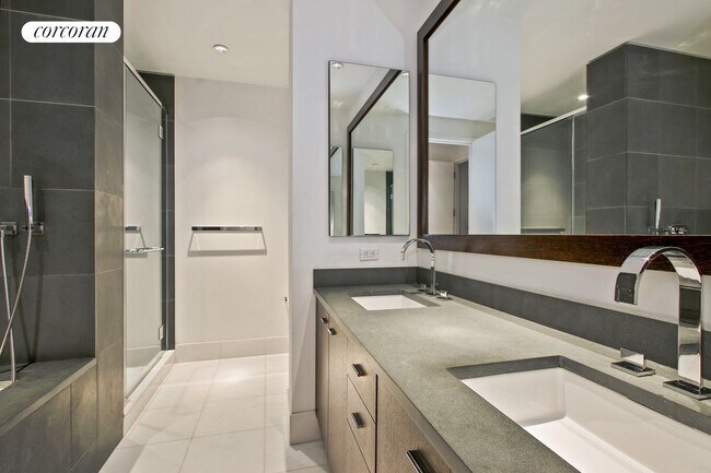 Foto del edificio - 33 W 56th St