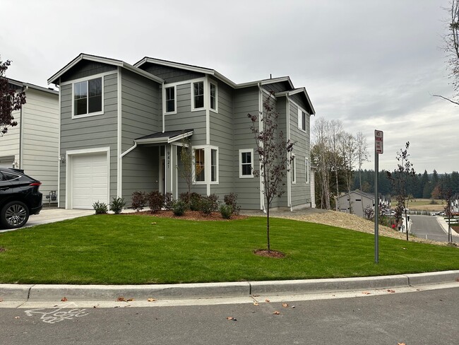 Building Photo - 9421 Fairhaven Cir NE