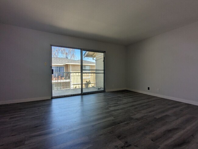 Building Photo - 14583 Doolittle Dr