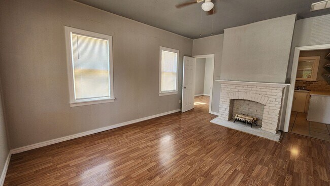 Foto del edificio - Nice 3 Bedroom 1 Bath Home NW OKC.  $875 P...