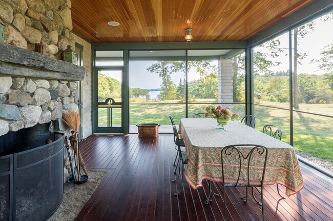 Foto del edificio - 378 Mill Rd