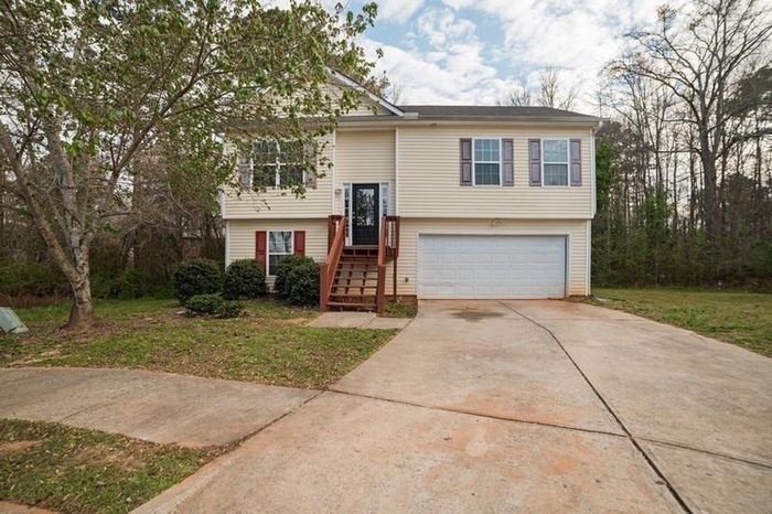 Primary Photo - Spacious 4-Bedroom, 3-Bath Home located in...