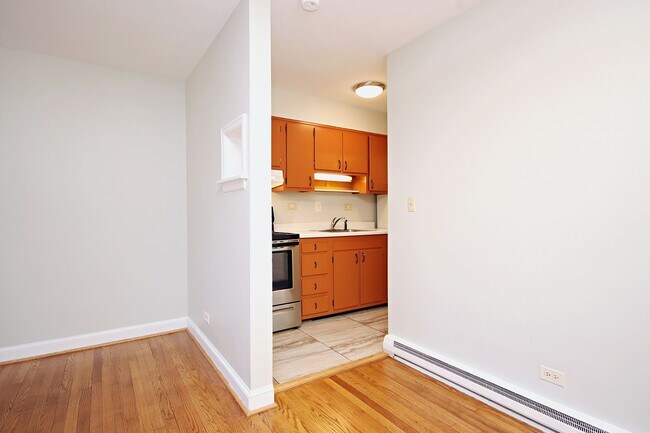 Foto del edificio - Student-Friendly Ground-Level Apartment Ne...