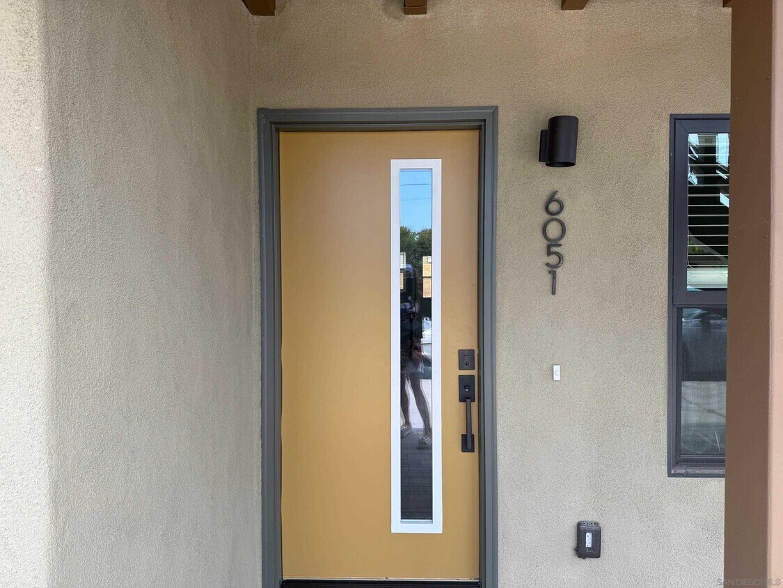 Foto principal - 6051 La Jolla Hermosa Ave