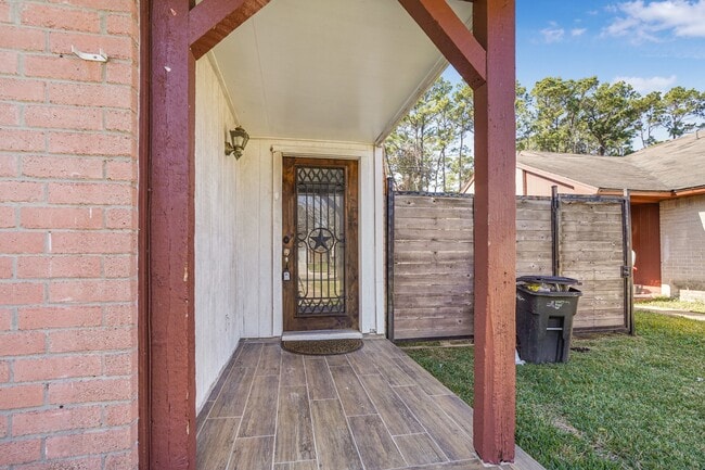 Building Photo - 5609 Hollow Pines Dr