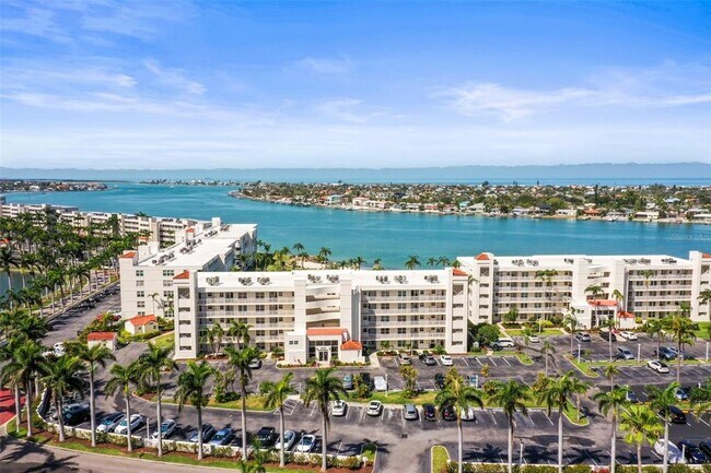 Building Photo - 6021 Bahia Del Mar Cir