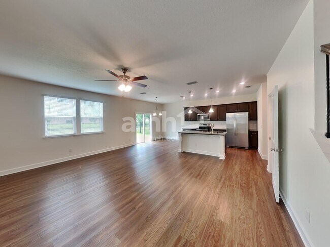 Building Photo - 8571 Highfield Ave