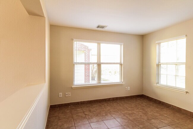 Building Photo - 29415 Legends Hill Dr