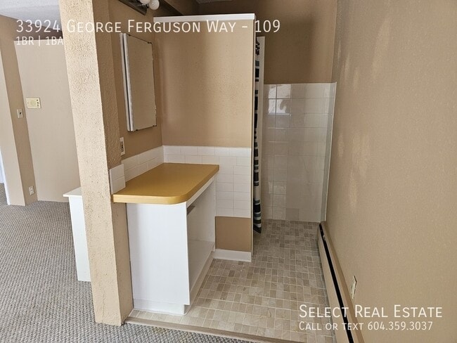 Photo du bâtiment - 33924 George Ferguson Way