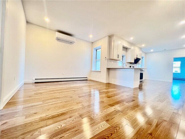 Foto del edificio - 50 Bay 40th St
