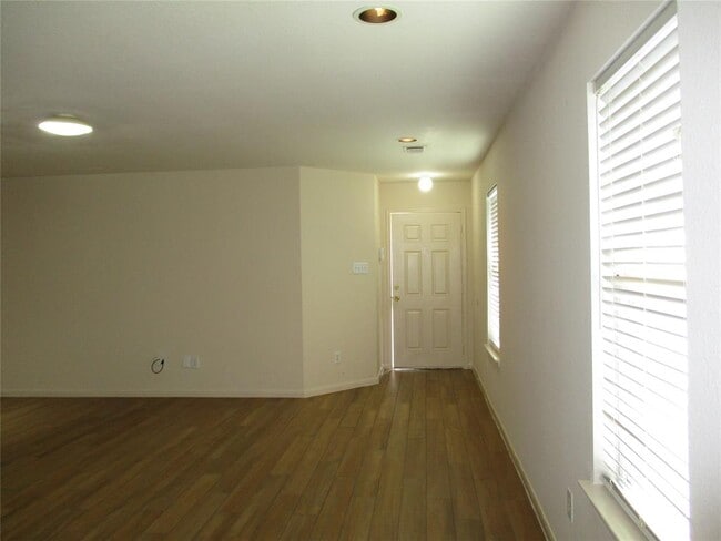 Building Photo - 3151 Lexington Lake Dr