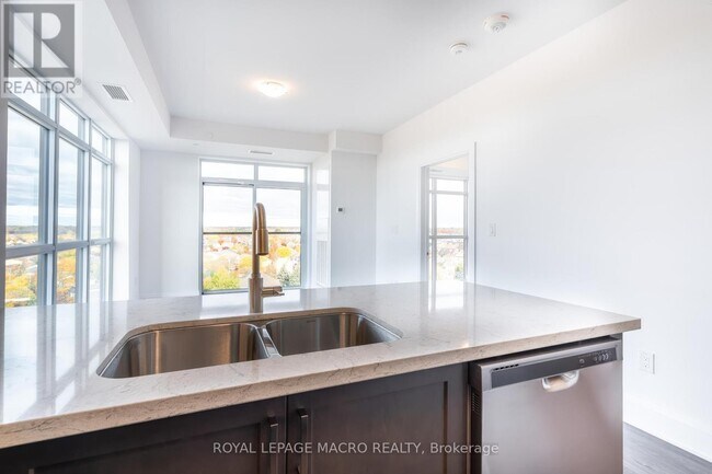 Photo du bâtiment - 450-450 Dundas St E