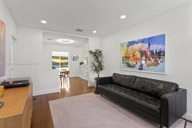 Foto del edificio - 234 NW 45th St