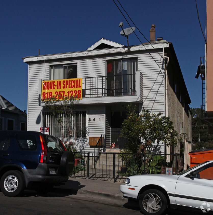 Building Photo - 841 N Bunker Hill Ave