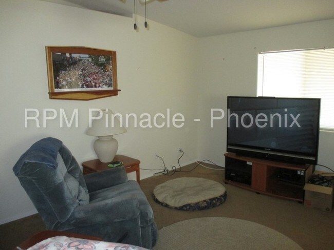 Building Photo - 961 W Inca Dr