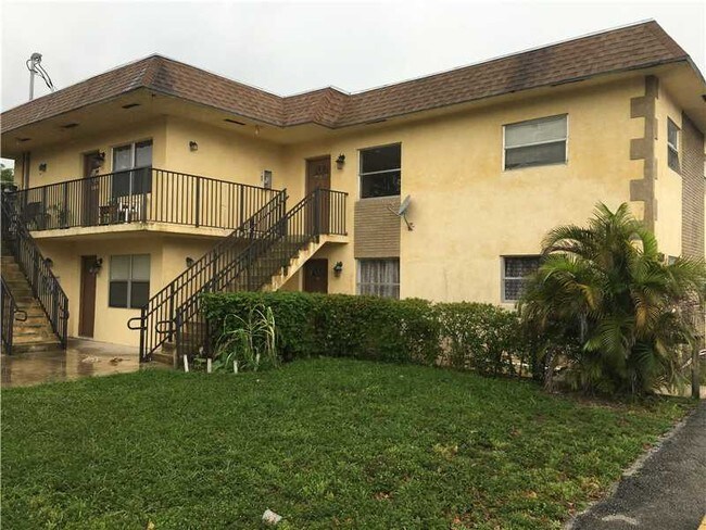 Building Photo - 3811 SW 60th Ave