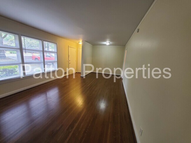 Building Photo - Forest Acres Home