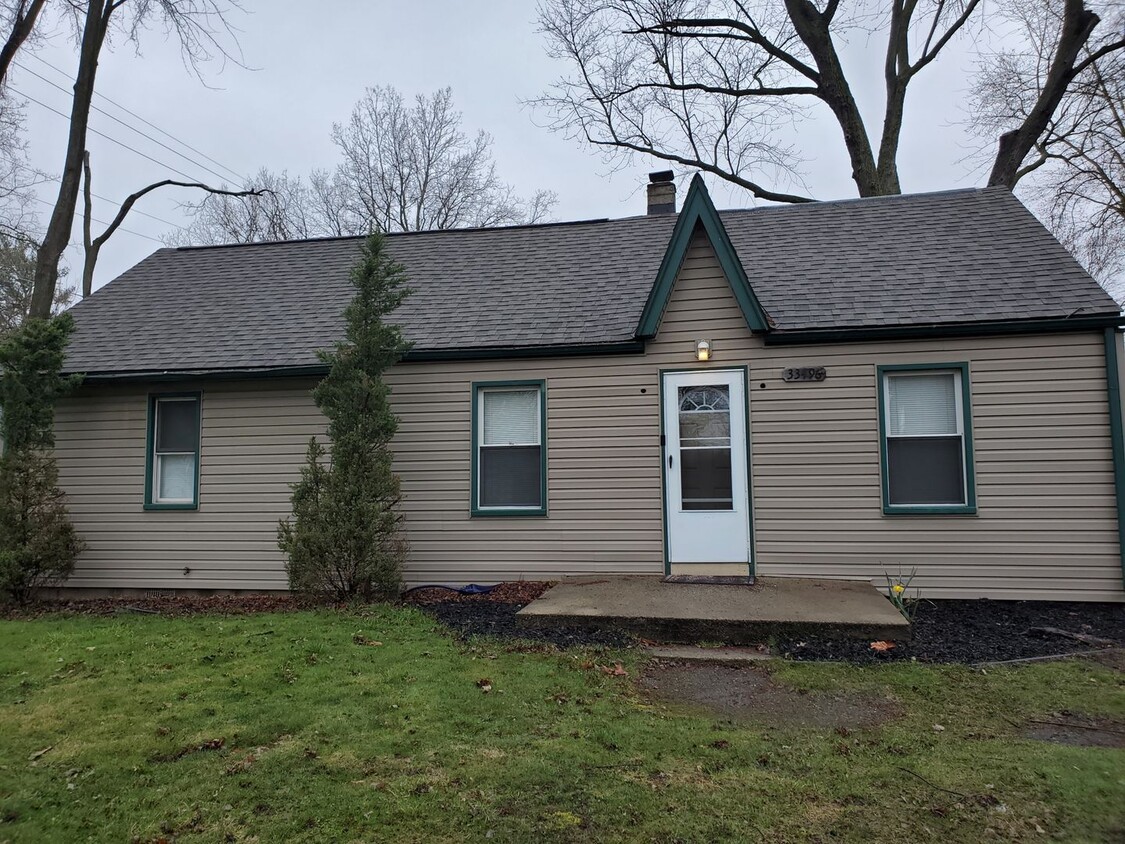 Primary Photo - 33496 Kirby St