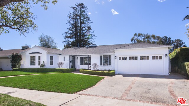 Building Photo - 857 Toyopa Dr