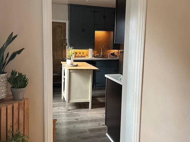 Building Photo - 800 E Pearson St