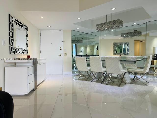 Foto del edificio - 19355 Turnberry Way